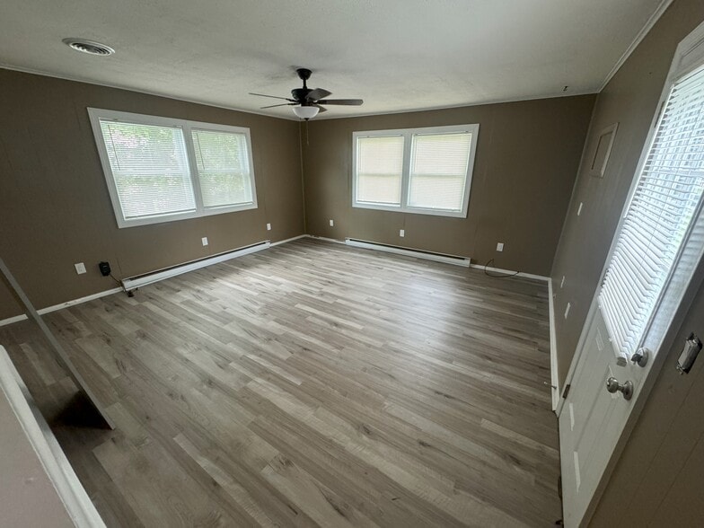 Building Photo - 96 N Halsey Rd