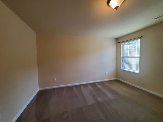 Building Photo - 821 Bellingham Way