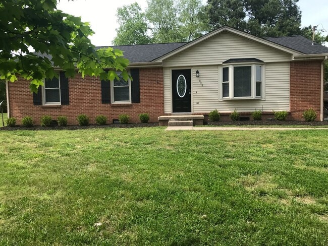 Building Photo - 808 Bedford Dr