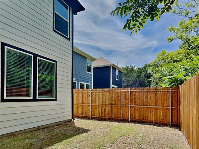 Building Photo - 422 Tall Cedar Wy