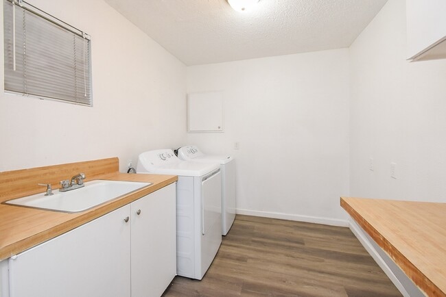 Building Photo - 7814 Candlegreen Ln