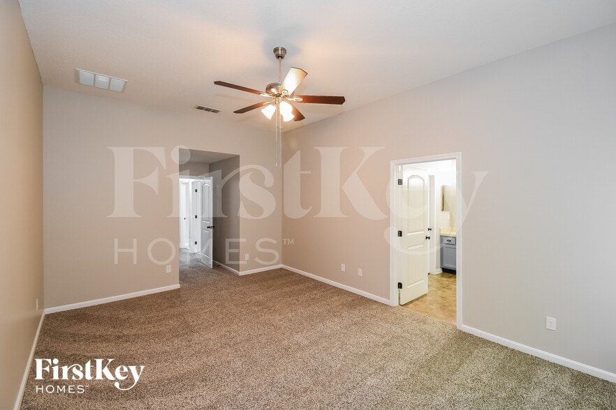 Building Photo - 627 Arborwood Dr