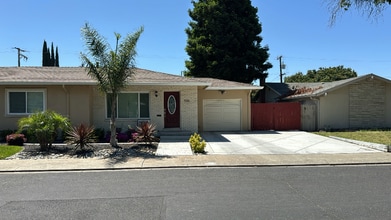 Building Photo - 436 E Banbury Dr