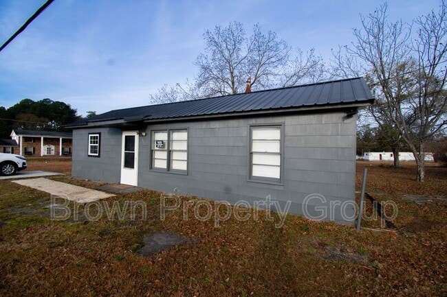 Building Photo - 401 Eva Cir