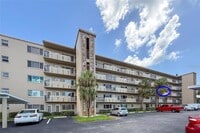 Building Photo - 4460 Ironwood Cir