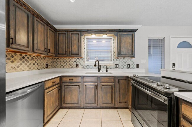 Building Photo - Brooks Landing