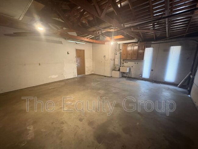 Building Photo - 1782 N Klein Ave