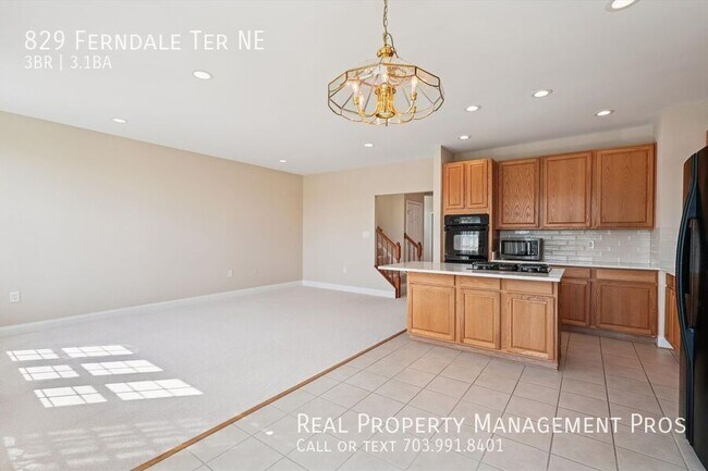 Building Photo - 829 Ferndale Terrace NE