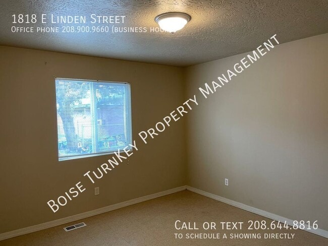Building Photo - 1818 E Linden St
