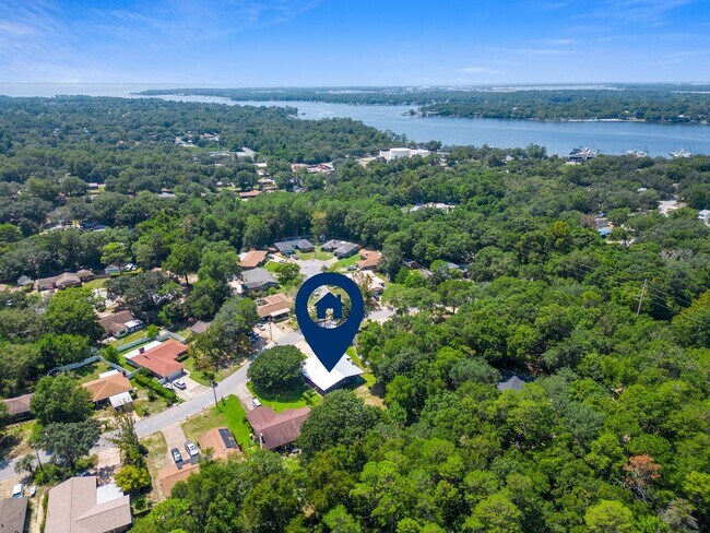 Building Photo - 3 Bedroom in the Heart of Niceville!