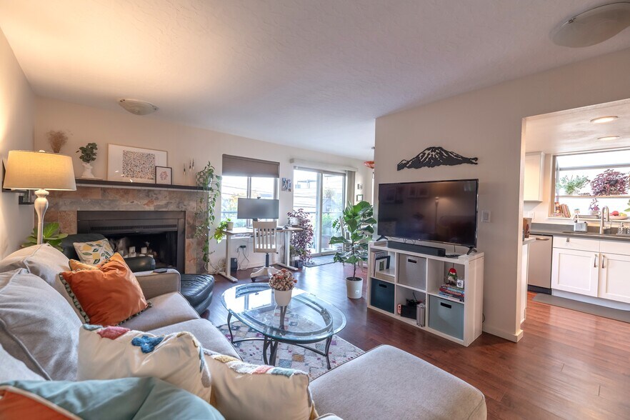 Building Photo - 2345 Boylston Ave E