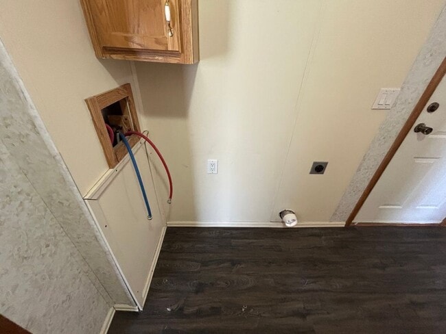 Building Photo - 3 Bedroom 2 Bath High-End Mobile Home with...
