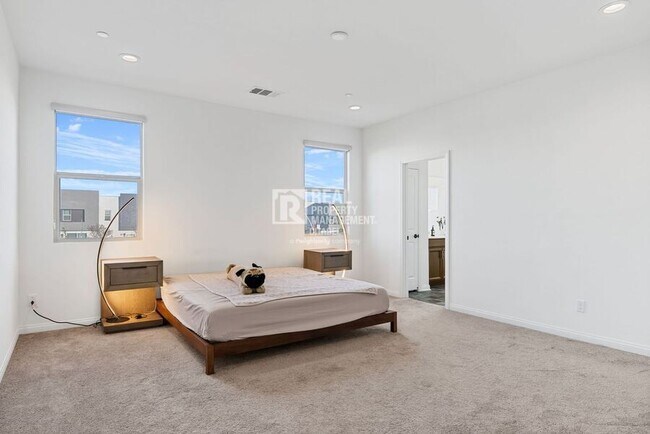 Building Photo - 3657 Bearberry Ave