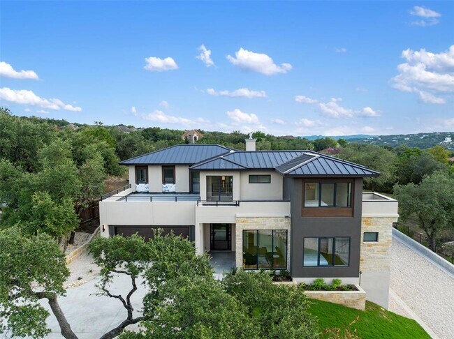 Building Photo - 13701 Montview Dr