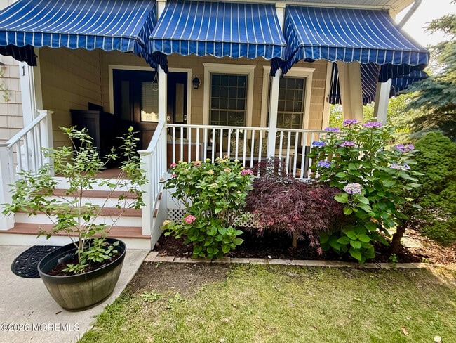 Building Photo - 331 Richmond Ave