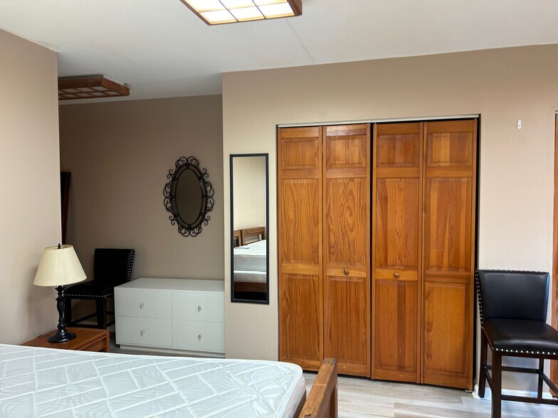 tons of closets - 630 NW 7th Ave