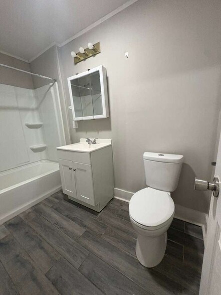 Building Photo - 457 Edgewood Ave