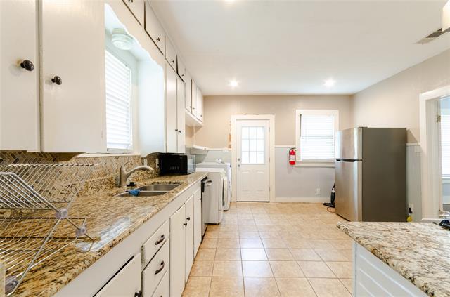 Building Photo - 2317 Honeysuckle Ave