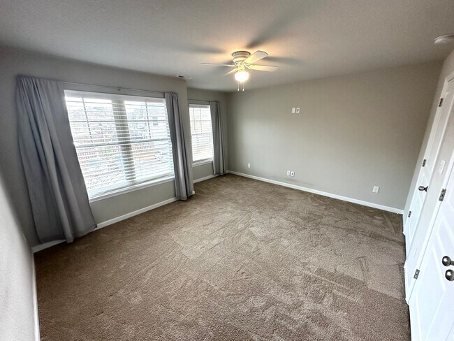 Building Photo - 200 Seasons Circle, Unit 604, Suffolk, Va,...