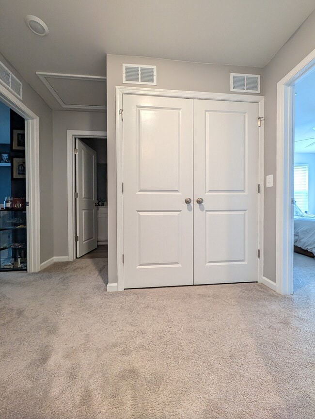 Building Photo - 5876 Ginger Dr