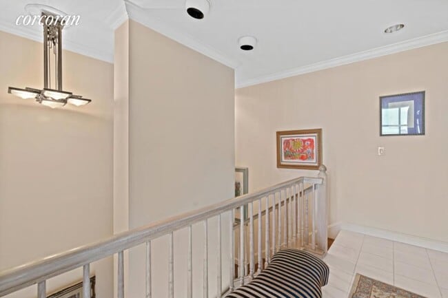 Building Photo - 222 Lakeview Ave