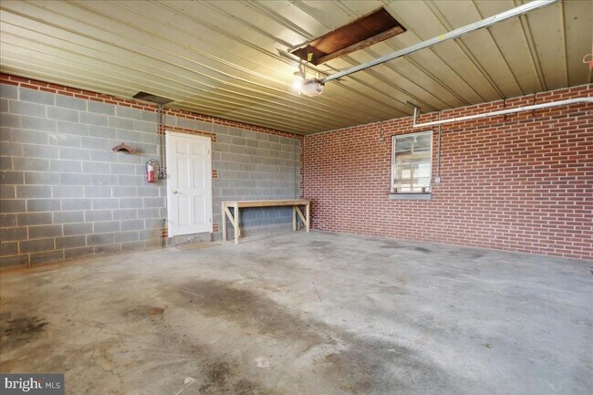 Building Photo - 3044 N Frederick Pike