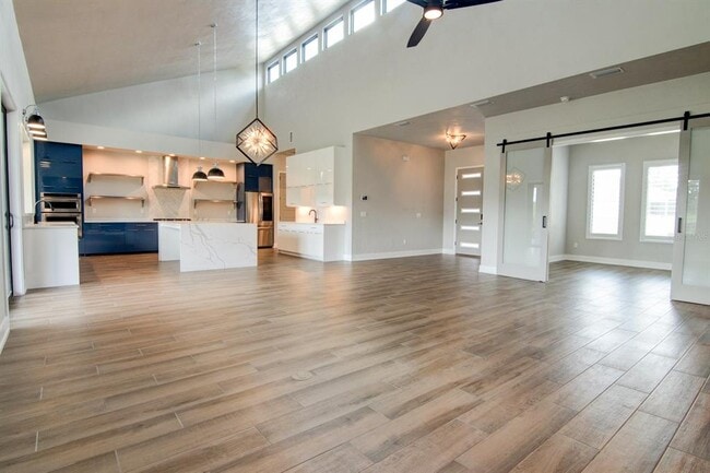 Building Photo - 861 SW 120th Dr