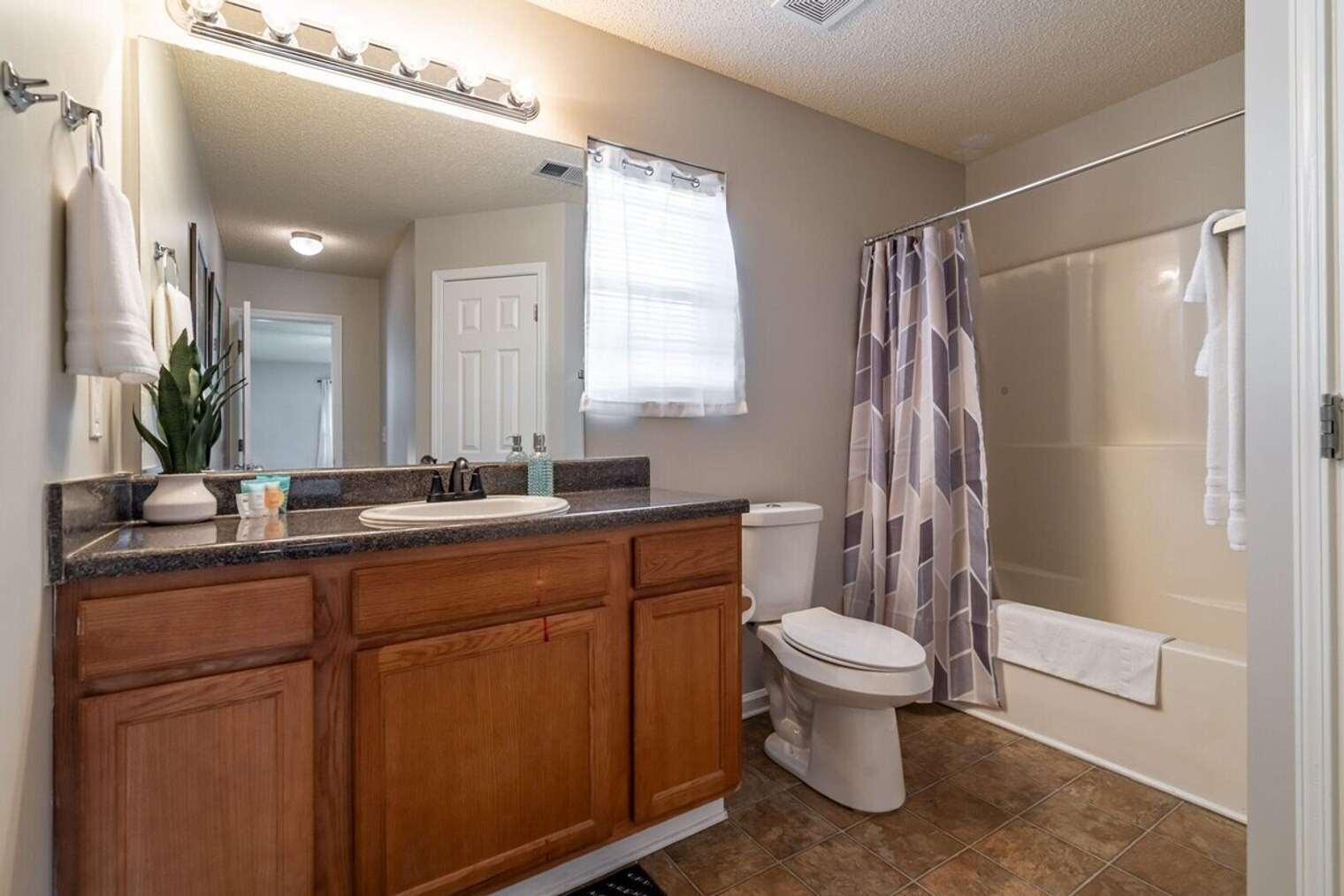 Building Photo - 106 Middlebrook Dr