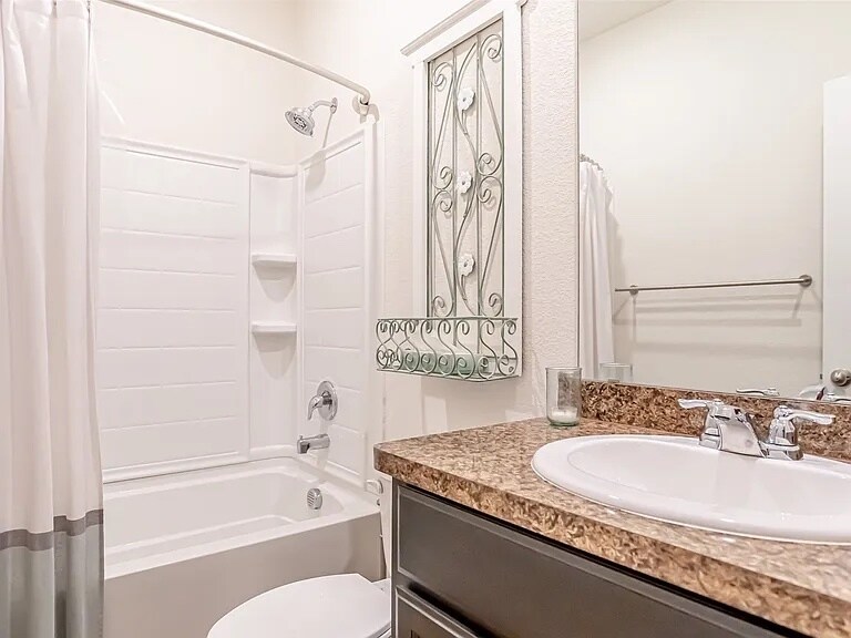 guest bathrooms - 9912 Huntersville Trl