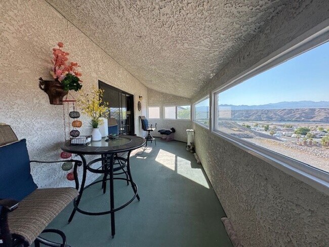 Building Photo - 3BR 3BA Townhome-Best view of the River & Laughlin Casino Skyline