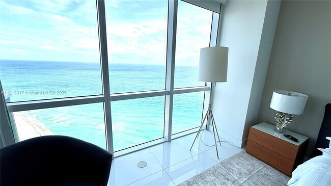 Building Photo - 18201 Collins Ave