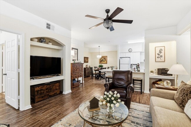 Building Photo - 2801 Chancellorsville Dr