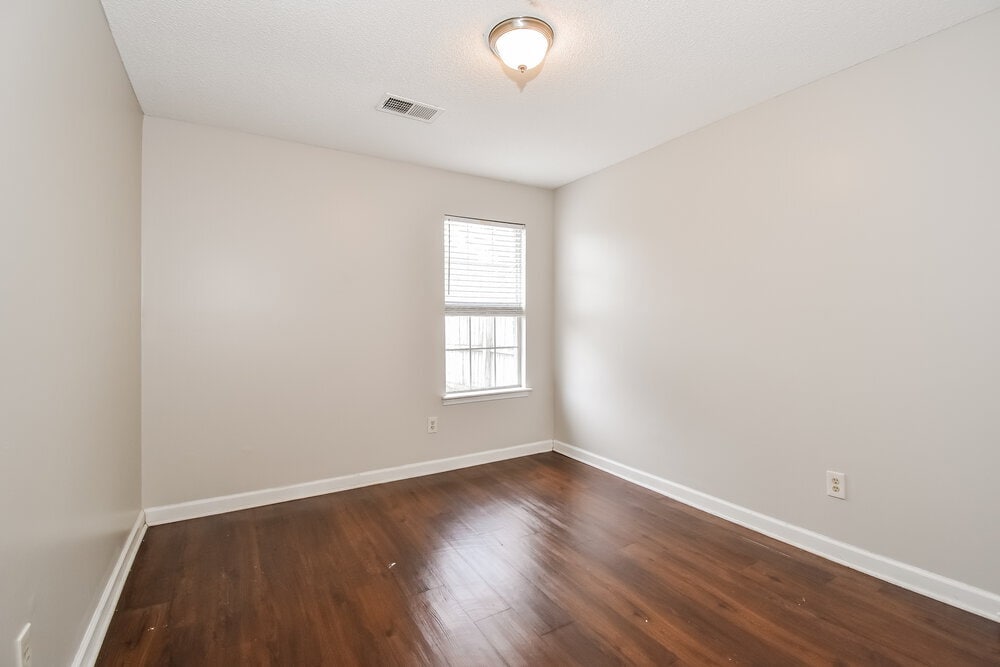 Building Photo - 8456 Cross Point Dr