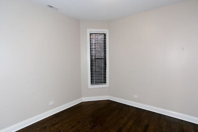 Building Photo - 1218 W Diversey Pkwy