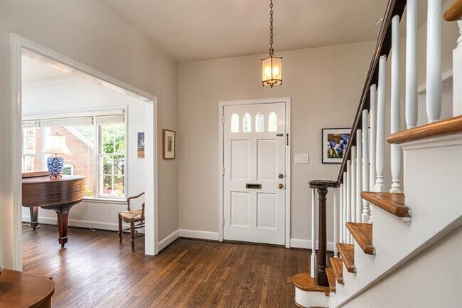 Building Photo - 65 Clarendon Ave