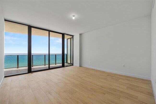 Building Photo - 900 N Ocean Blvd