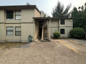 Building Photo - 4634 SW Vermont St