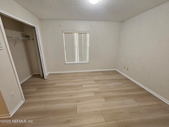 Building Photo - 1708 Dartmoor Ln