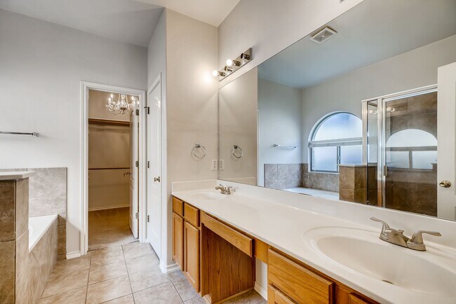 Building Photo - Spacious Home in Rogers Ranch Gated Community