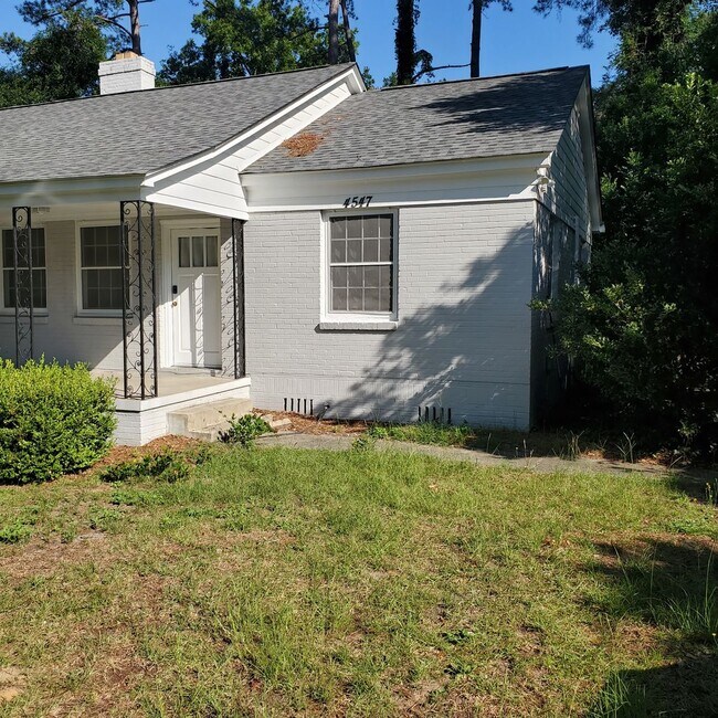 Building Photo - Location, Comfort & Charm – 2BR Duplex Near Fort Jackson