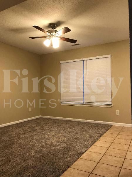 Building Photo - 9775 Thomas Ln