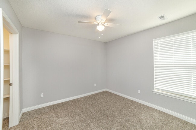 Building Photo - 3708 Parrot Ct