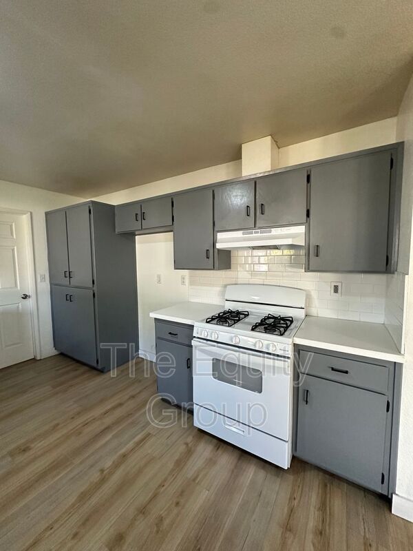 Building Photo - 830 W Vassar Ave