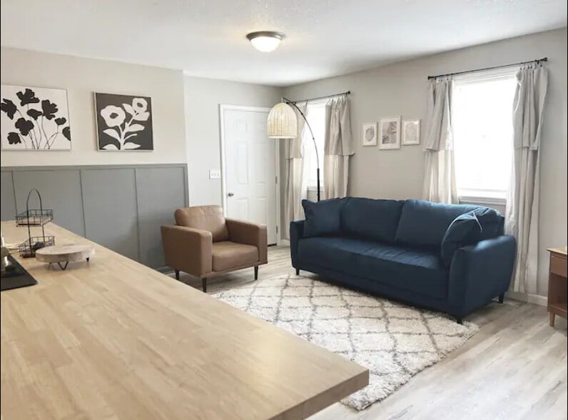 Building Photo - 101 S Buchanan St