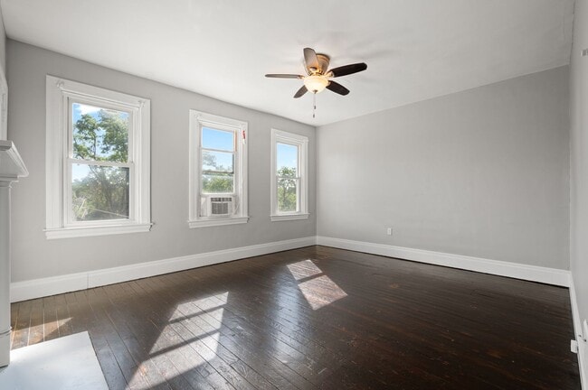 Building Photo - 362 Republic St