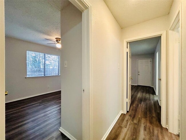 Building Photo - 9315 Kempler Dr