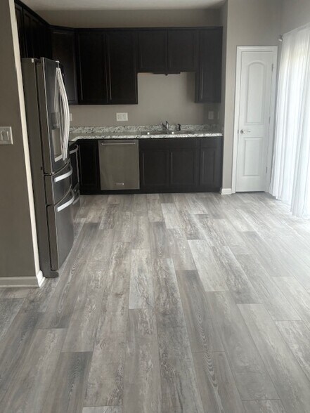 Building Photo - 9630 Rolling Plain Dr