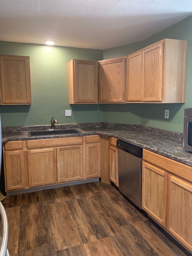 Building Photo - 142 S Indio Ave