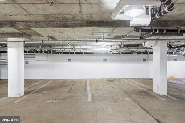 Building Photo - 147 Waterfront St