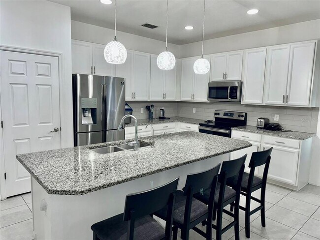 Building Photo - 2125 Crofton Ave